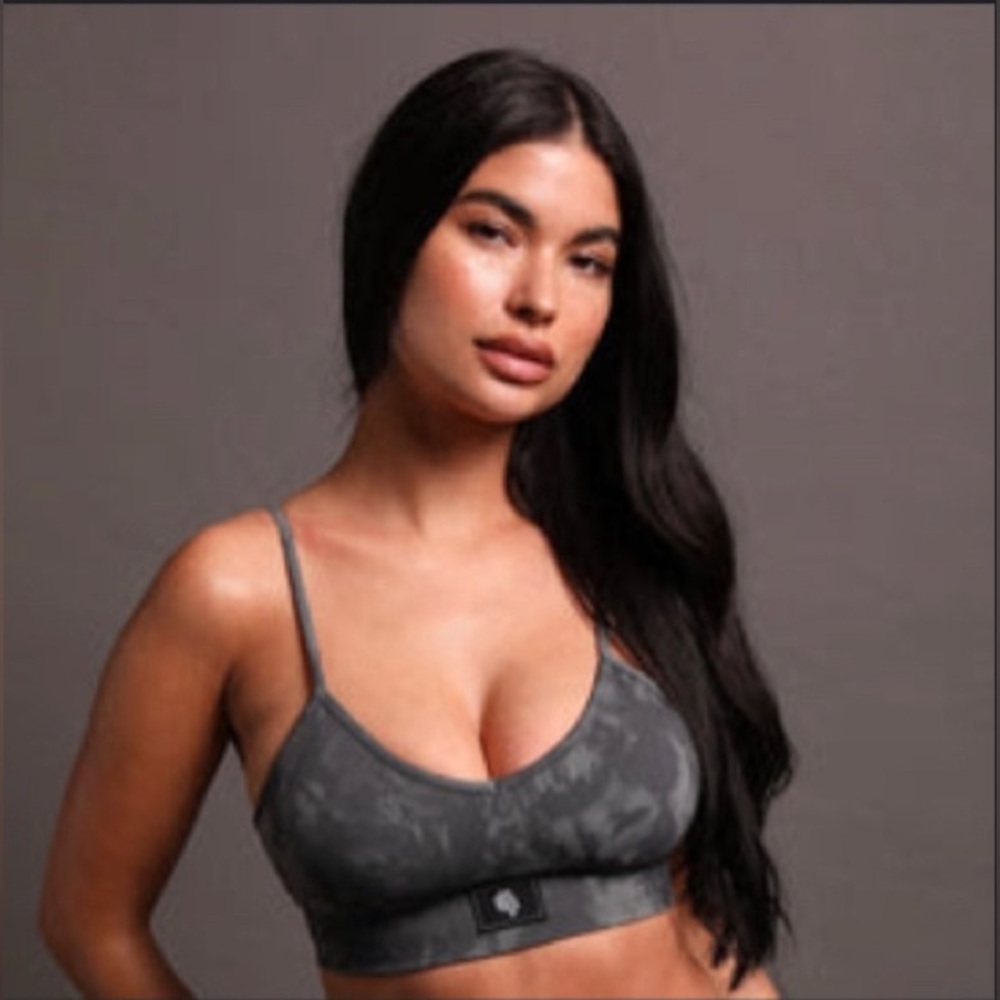DARC SPORT Lobos Everson Seamless Bra in Wolf Gray
Marble - M